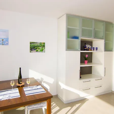 Adiomare Apartment *